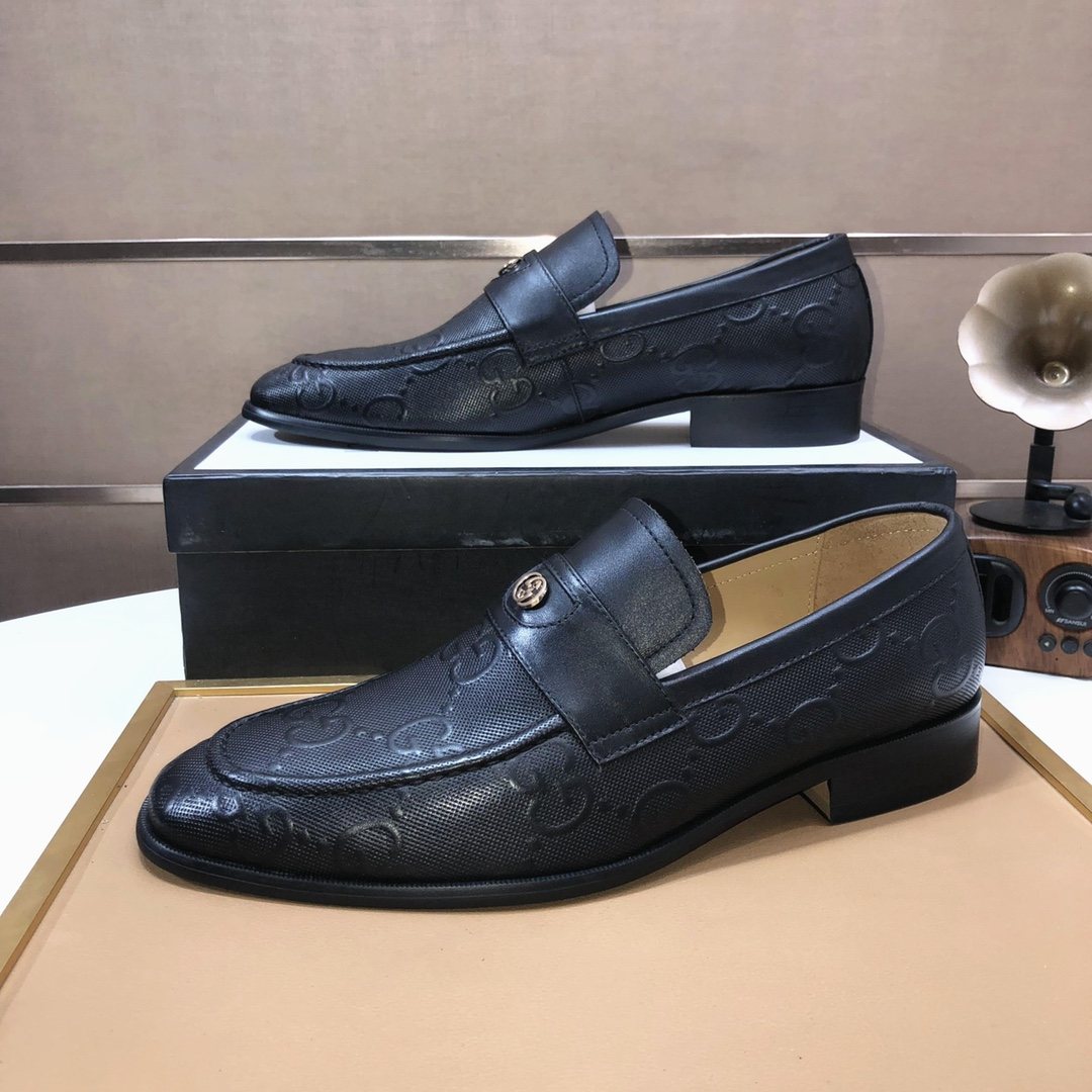 Gucci Black Embossed Leather Loafers - Rounded Toe